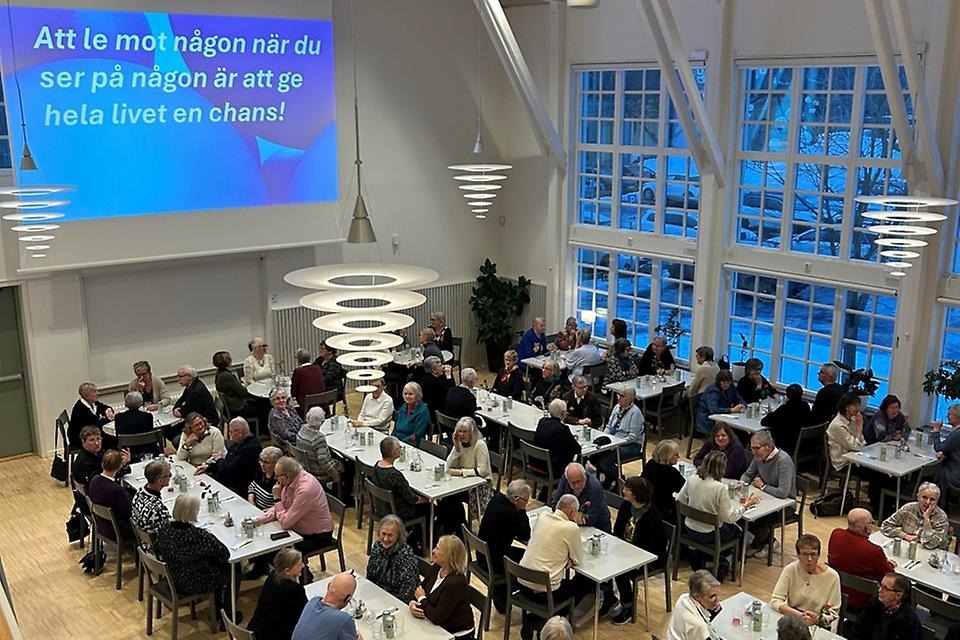 Social middag för seniorer på Restaurang Översten