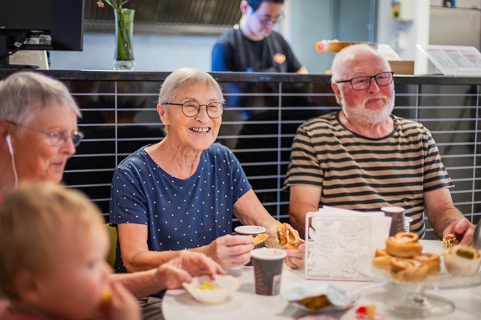 Tisdagsfika hos handlarn i Sörmjöle 