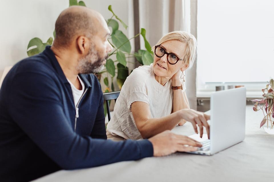 Man och kvinna i samtal