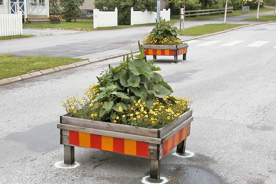 blomlådor, blommor, gata, trottoar, hus