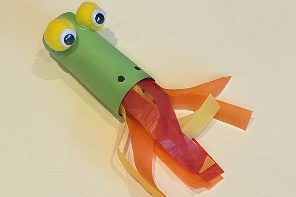 En drake som sprutar eld