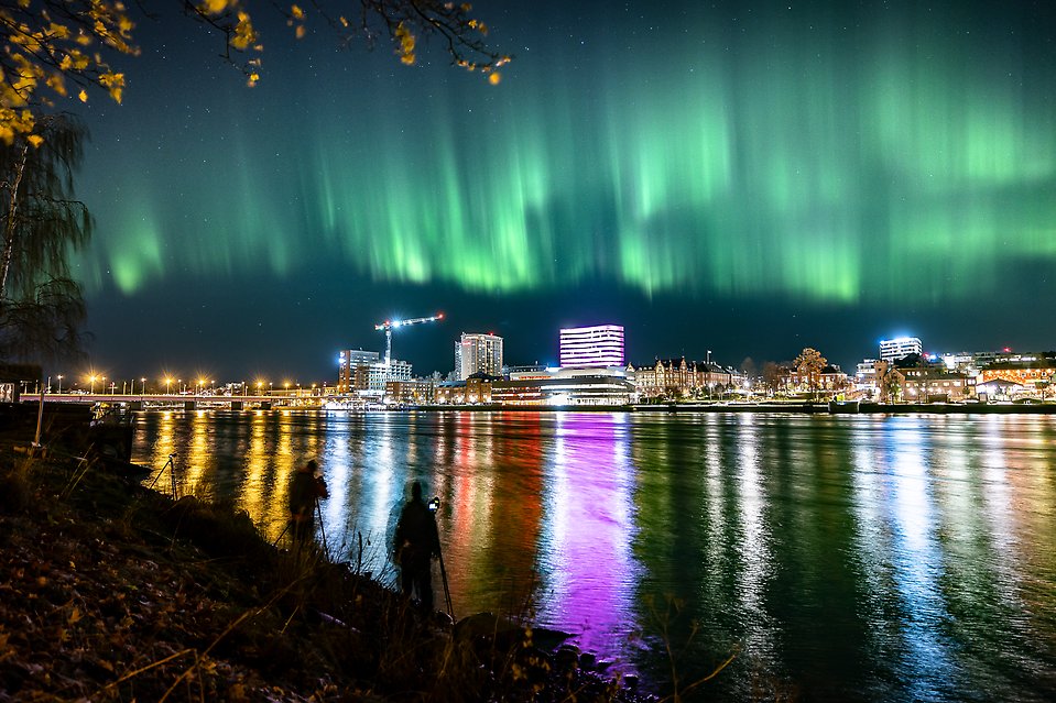 Kvällsvy över Umeå centrum i fina färger.